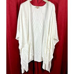 Zonda Nellis White Rayon Damask Branch Print Poncho Cape Duster Pockets